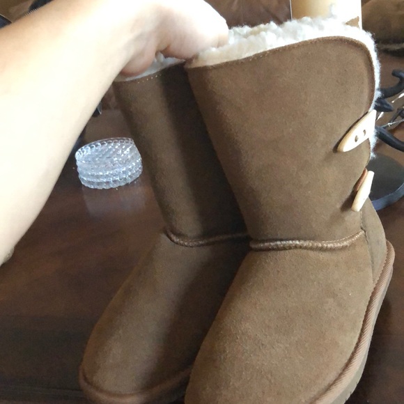 SIZE 6 WOMAN WILLOWBEE FURRY BOOTS! - Picture 1 of 4